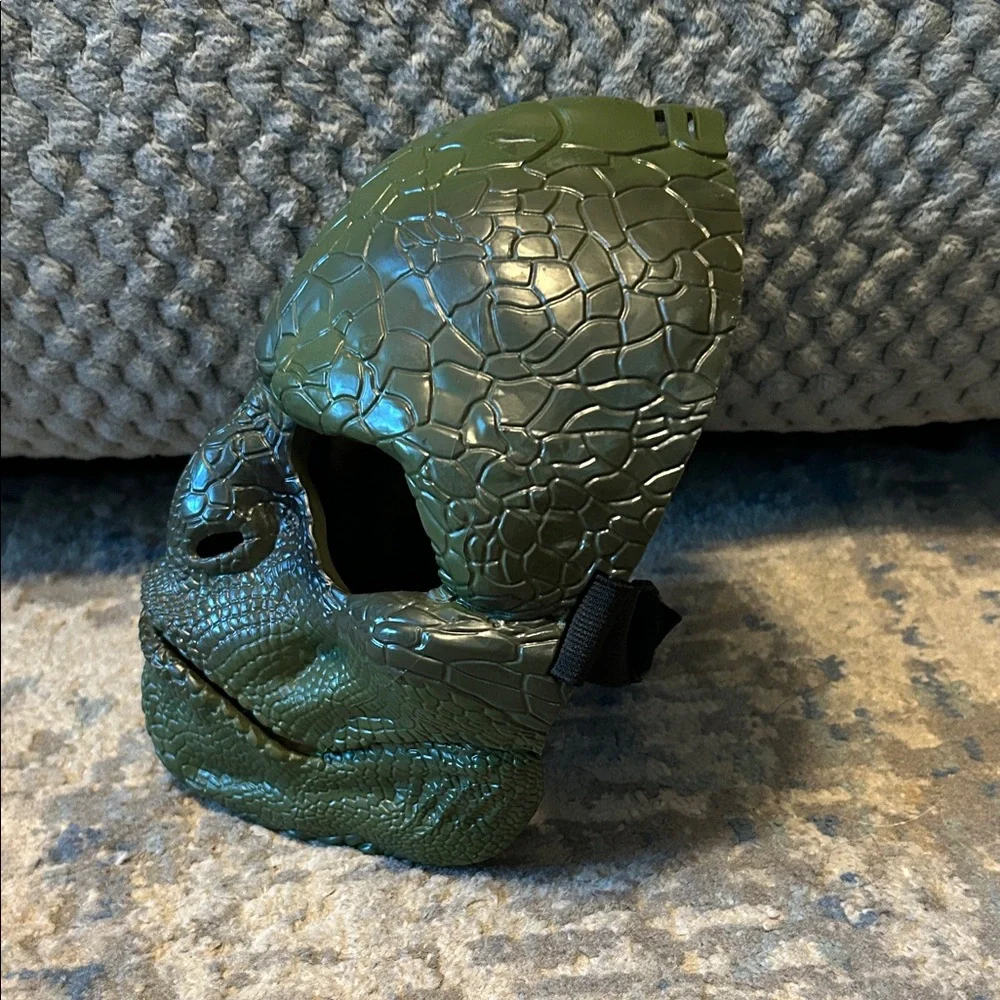 Hasbro Lizard mask from the 2012 movie The Amazing Spider-Man.